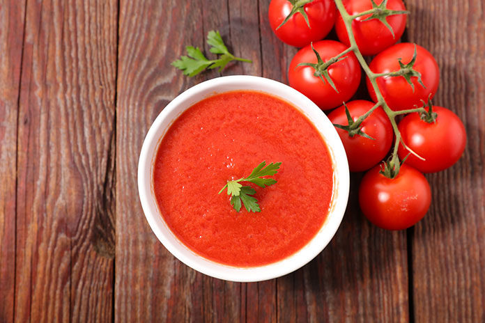 Proste przepisy wegańskie z użyciem przecieru pomidorowego Pudliszki