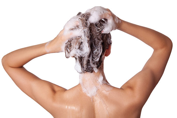Szamponetka czy szampon koloryzujący – jak rozjaśnić włosy?