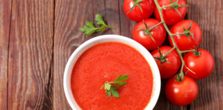 Proste przepisy wegańskie z użyciem przecieru pomidorowego Pudliszki