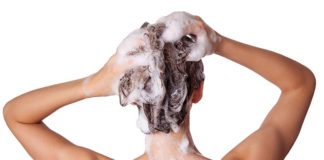 Szamponetka czy szampon koloryzujący – jak rozjaśnić włosy?