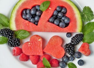 Jak usunąć klej z taśmy klejącej z okna?