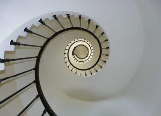 Czy można zmieniać bieg z 4 na 2?