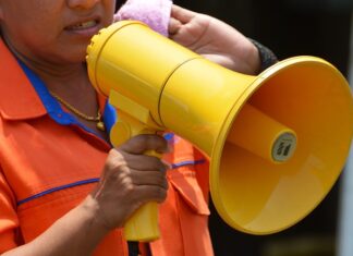 Jak zrobić głośny wydech w samochodzie?